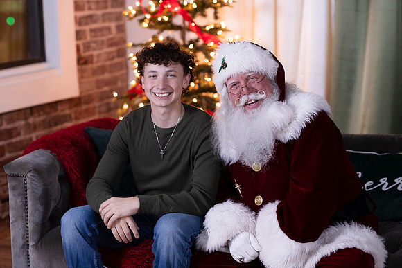 Peevyhouse Santa. 2012-24.CC