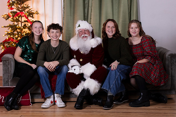 Peevyhouse Santa. 2412-24.CC