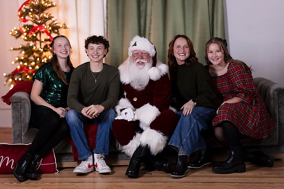 Peevyhouse Santa. 2512-24.CC